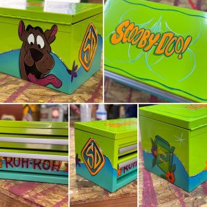 hand‑painted pinstriping on toolbox